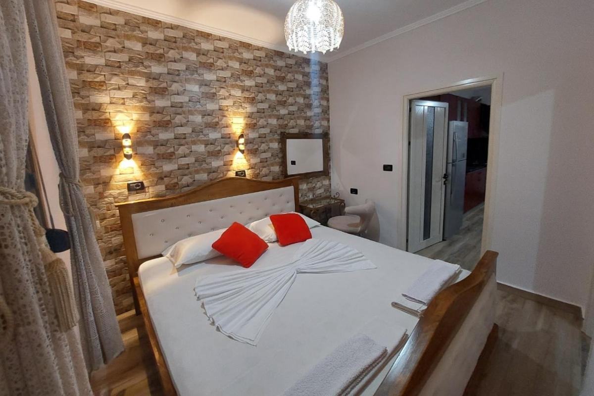 Villa Heljos Apartaments Vlore Exterior photo