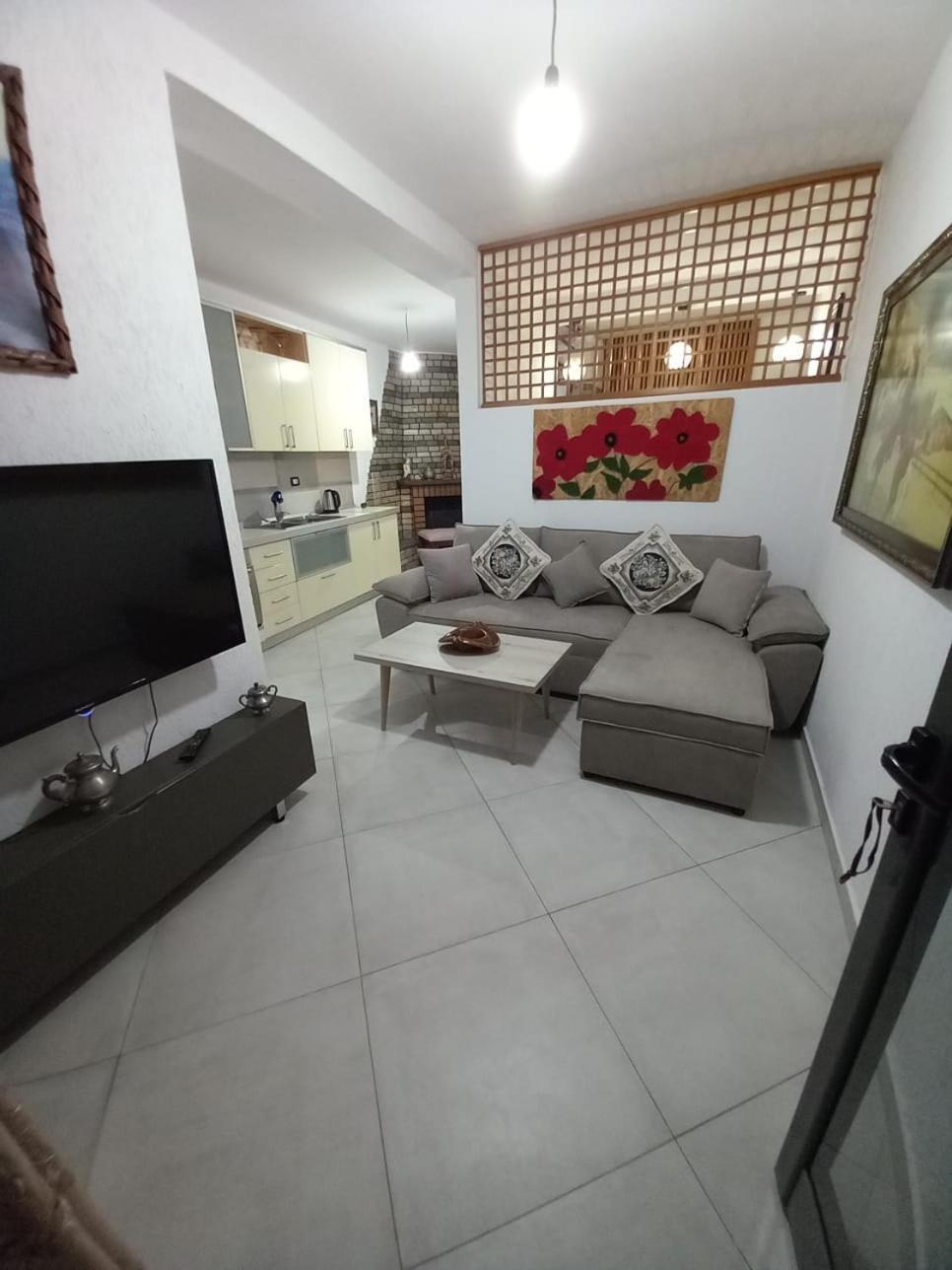 Villa Heljos Apartaments Vlore Exterior photo