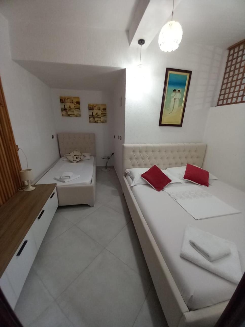 Villa Heljos Apartaments Vlore Exterior photo